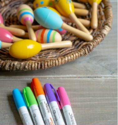 Painting the Maracas