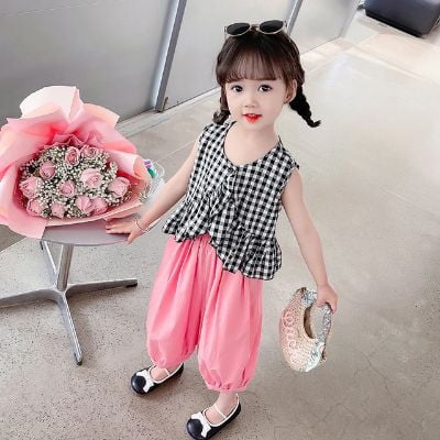 Loose-Fitting Clothing